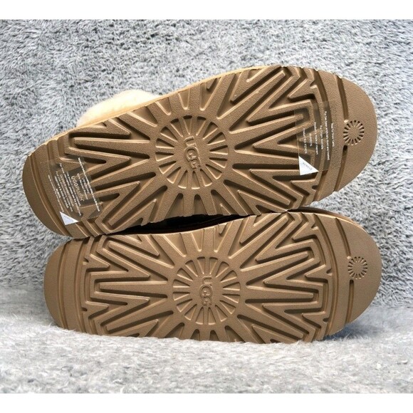 New Platform UGG Classic Chillapeak Boot Women's Chestnut 1144046 Size US 7 UK 5 - Picture 7 of 8